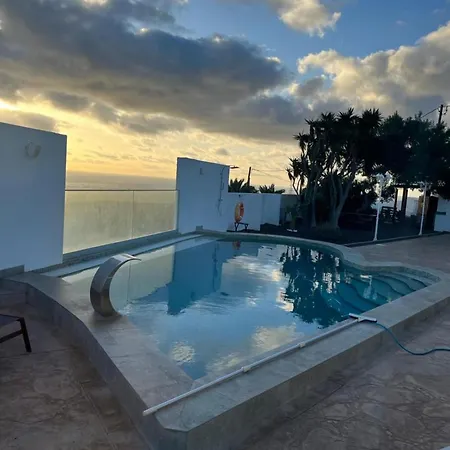 Apartahotel Acogedor Con Piscina En Tenerife